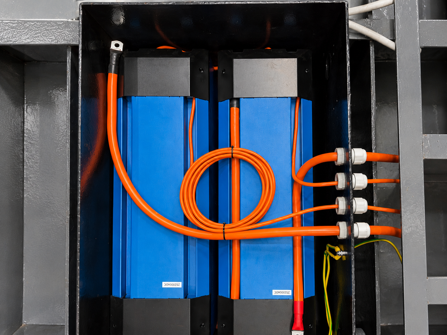 Elektrische refit & technisch systeem — FB Jachtbouw Elektrische refit met nieuw scheepselektrotechnisch systeem aan boord van een jacht — FB Jachtbouw Amsterdam